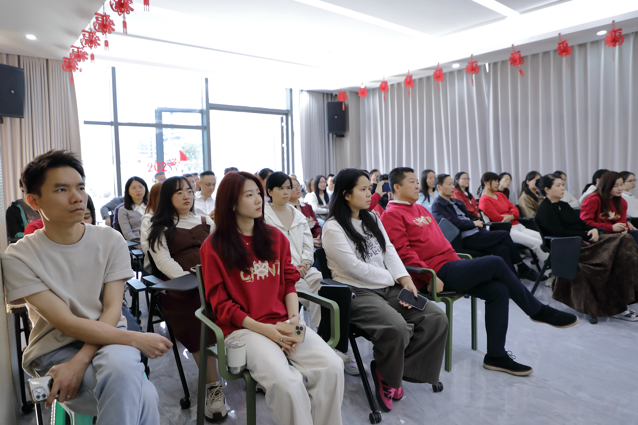 We are a distinctive Chinese watch R&D and manufacturing enterprise.